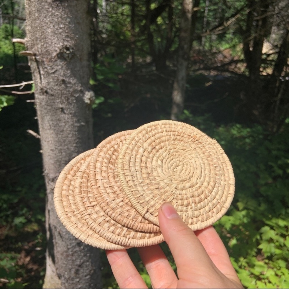 Beautiful Boho Woven Rattan Coaster Set with Container - Picture 8 of 8